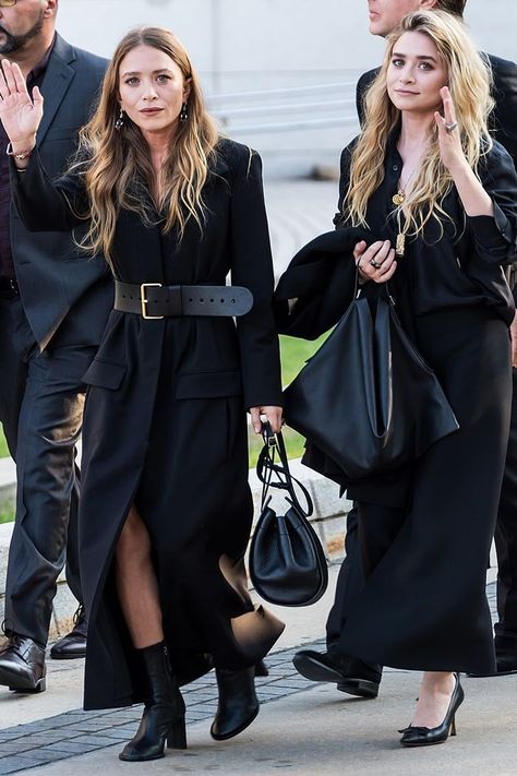 Shabbat Outfit, Outfit Nero, Ashley Olsen Style, Olsen Style, Ashley Mary Kate Olsen, Olsen Fashion, Olsen Twins Style, September Fashion, Olsen Sister