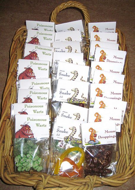 I love the attention to detail of these favours. Gruffalo party Gruffalo Party, Gruffalo's Child, Edible Crafts, The Gruffalo, 3rd Birthday Parties, Childrens Party, 2nd Birthday Parties, Party Bag, Party Bags