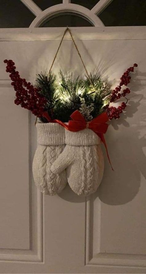 Julkransar Diy, Christmas Wreaths Diy Easy, Christmas Decorations Diy Outdoor, Diy Christmas Decorations Easy, Holiday Crafts Christmas, Christmas Ornament Crafts, Christmas Crafts Decorations, Christmas Wreaths Diy, Furniture Outdoor