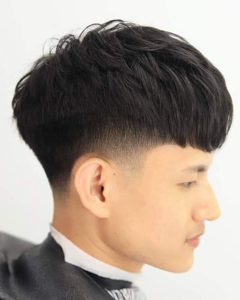 Haircut Two Block, Asian Men Short Hairstyle, Block Haircut, Very Short Hair Men, Outfit Cowok, Taper Fade Short Hair, Low Taper Fade Haircut, Two Block Haircut, Asian Man Haircut