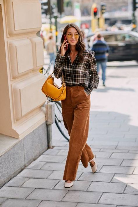 Stockholm Fashion Week, Smart Casual Work Outfit, Capsule Wardrobe Work, Fashion Week Outfit, Stockholm Street Style, Chique Outfits, Business Casual Outfits For Work, Fashion To Figure, Stockholm Fashion