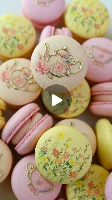 Fairy Macarons, Tea Party Macarons, Tea And Macarons, Butterfly Macarons, Pink And Blue Macaroons, Party Macarons, Macaroons Rainbow, Glass Painting, Macarons