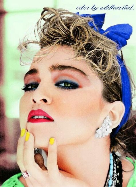 Madonna early 80's colorization Madonna 80s Makeup, Early Madonna, 1980 Makeup, 80s Eye Makeup, Make Up Yeux, 80s Hair And Makeup, 80s Makeup Looks, 80’s Makeup, 1980s Makeup