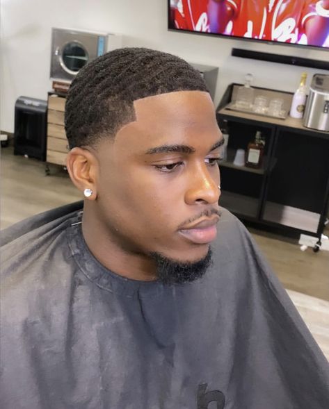 Swavy Lee, Black Hair Fade, Low Taper Haircut, Afro Hair Fade, Black Man Haircut Fade, Haircuts For Guys, Low Haircuts, Waves Hairstyle Men, Taper Fade Short Hair