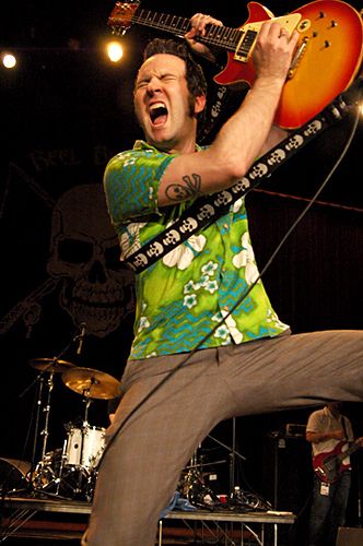 Aaron Barrett of Reel Big Fish Reel Big Fish Band, Reel Big Fish, Claremont Colleges, Vibe Board, Teenage Wasteland, Ska Punk, Festival Music, Famous Musicians, Fish Wallpaper