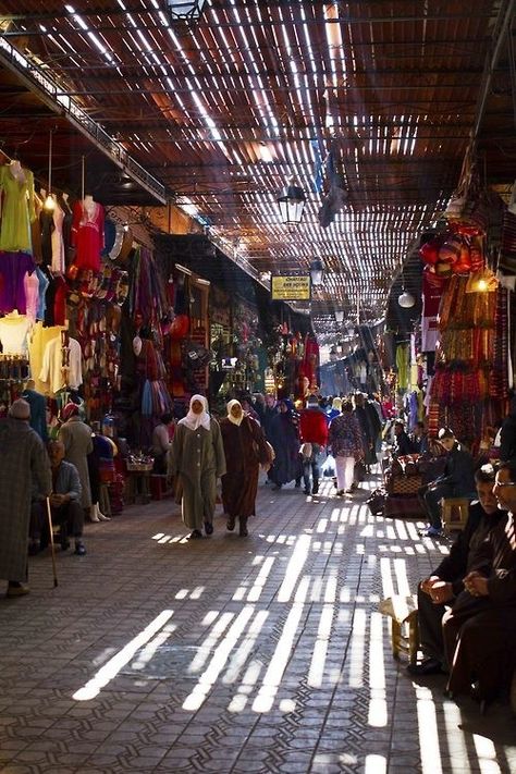 Arabic Market, Marrakech Souk, Moroccan Market, Medina Marrakech, Middle East Culture, Brutalism Architecture, Renovation Architecture, Mountain Waterfall, Traditional Market