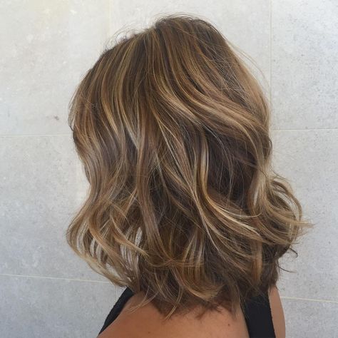 Champagne Blond, Bronde Hair, Hair Color Light Brown, Peinados Fáciles Para Cabello Corto, Fabric Roses, Brown Blonde Hair, Brown Hair With Highlights, Strawberry Blonde, Light Hair