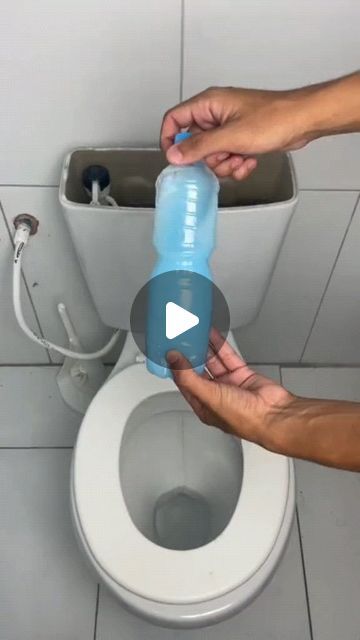 Make home tips on Instagram: "Follow me @makehometips for more helpful life hacks, tips, and tricks👆
This will make your bathroom smell great for 24 hours a day! #foryoupage #fyp #hometips #HomeHacks #maketips" Cleaning Hacks For Smells, Toilet Hacks Deep Cleaning, How To Make Toilet Smell Good, Toilet Bowl Cleaning Hacks, How To Clean Toilet, Toilet Smell Hacks, How To Make Your Room Smell Good, House Smell Good Hacks, Home Smell Good Hacks