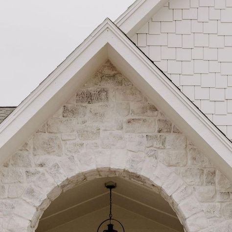 Jill Rolling on Instagram: "We love a good classic, creamy exterior🤍 • • • • #homedesign #homeinspo #whiteexterior #whitehouse" Black Birch Homes, Stone Archway, Stone Exterior Houses, White Exterior Houses, Zen House, Kb Homes, Airbnb House, Exterior Inspiration, Barn Renovation