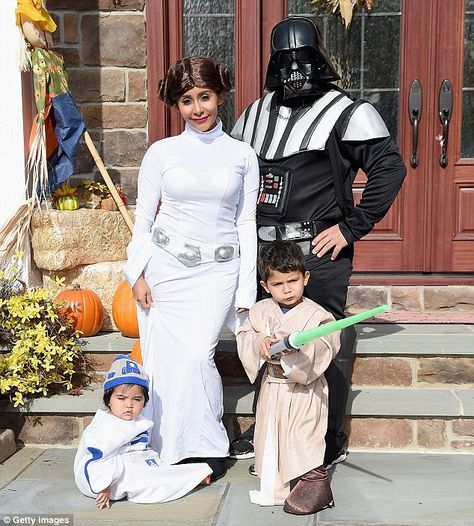 Snooki Wars: The 27-year-old reality star, real name Nicole Polizzi, made a sexy Princess Leia in a skin-tight white dress while husband Jionni joined the Dark Side as Darth Vader, with Lorenzo, three, as Luke. But it was less clear who 13-month-old Giovanna was dressed as R2D2 Snooki Costume, Princess Leia Costume Diy, Star Wars Family Costumes, Family Themed Halloween Costumes, Princess Leia Costume, Star Wars Halloween Costumes, Scary Halloween Decorations Outdoor, Scary Halloween Decorations Diy, Halloween Costumes For Family