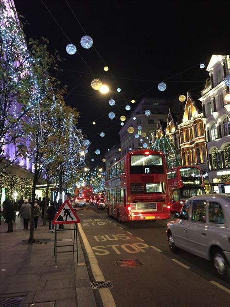 Oxford Street Aesthetic, Oxford Street London, Study In London, London Vibes, London Dreams, London Lifestyle, Decker Bus, London Night, London Baby