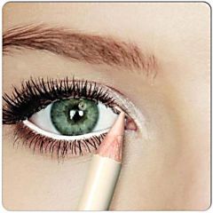 White Eyeliner Pencil, Witch Makeup, White Eyeliner, Smink Inspiration, Beauty Make-up, Makeup Hacks, Makeup Goals, Eye Make, Makati