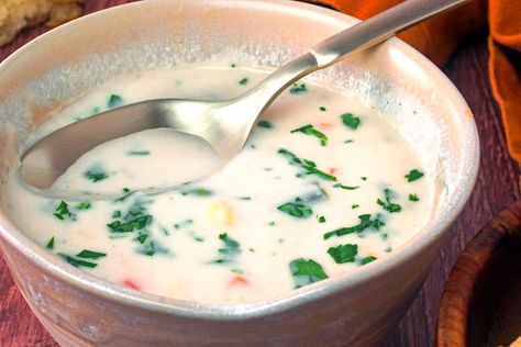 How to Make It: Dolly Parton Stampede Soup (Copycat Recipe) Dolly Parton Stampede Soup Recipe, Dolly Parton Stampede, Dixie Stampede Soup, Stampede Soup, Dolly Parton Recipes, Four Course Meal, Creamy Soup Recipes, Stone Soup, Hearty Chicken