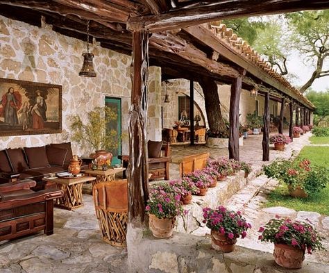 Spanish Colonial Homes, Hacienda Homes, Spanish Hacienda, Mexican Hacienda, Hacienda Style Homes, Spanish Decor, Colonial Interior, Texas Ranch, Spanish Style Home