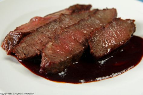 Red Wine Vinegar, Shallot, and Garlic Reduction Sauce for Steaks Steak With Red Wine Sauce, Red Wine Vinegar Recipes, Steak With Red Wine, Cooking With Red Wine, Red Wine Reduction Sauce, Great British Food, Best Beef Recipes, Flat Iron Steak, Red Wine Sauce