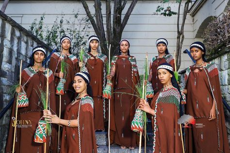 Oromo Cultural Dress, Oromo Dress, Oromo Culture, Oromo People, Cultural Dress, Pose For A Photo, East Africa, Art Therapy, Academic Dress