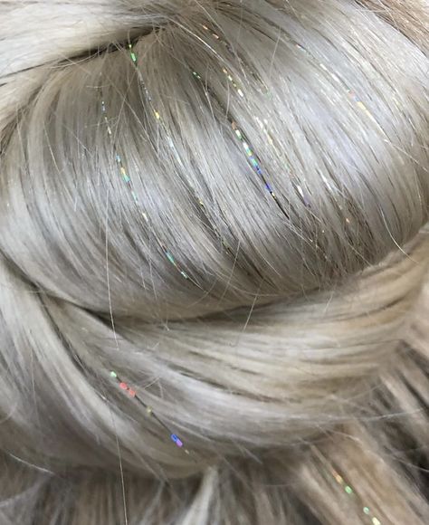 Hair tinsel Abbey Bominable Aesthetic, Glitter Hair Strands, Aesthetic Monster High, Monster High Aesthetic, Aesthetic Monster, Abbey Bominable, High Aesthetic, Hair Tinsel, Fairy Hair