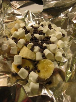 Bananas Chocolate Marshmallows Banana Marshmallow Desserts, Campout Party, Marshmallow Desserts, Grilled Foods, Banana Fritters, Grilled Food, Banana Dessert, Chocolate Marshmallows, Baked Banana