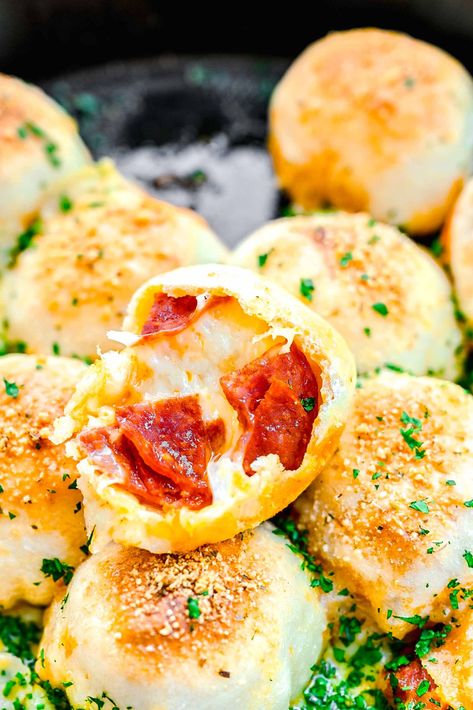 Easy Pizza Bites, Pizza Balls With Pizza Dough, Pizza Balls With Biscuits, Pizza Dough Bites, Pizza Roll Appetizer, Pepperoni Balls, Pilsbury Pizza Dough, Homemade Pizza Bites, Pizza Bites Recipe