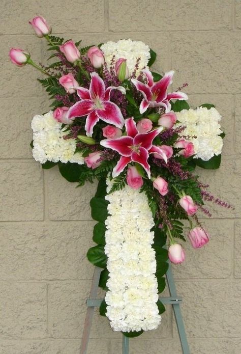 Casket Flowers, Dekoratívne Vence, Easter Flower Arrangements, Large Flower Arrangements, Flower Arrangement Designs, Church Flower Arrangements, Memorial Flowers, Cemetery Flowers, Flower Arrangements Simple