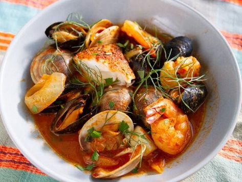 Elegant Dishes, Cioppino Recipe, Fennel Pollen, Everyday Italian, Holiday Meals, Fish Fillet, Just Cooking, Seafood Dishes, The Ranch