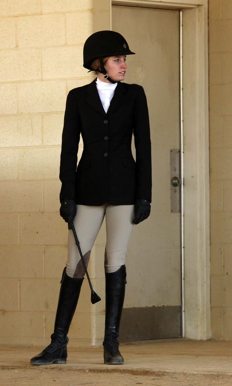 Outfits Horse Riding, Equestrian Style Outfit, Equestrian Outfit, Riding Outfits, Horse Riding Outfit, Riding Clothes, Equestrian Chic, Equestrian Helmet, Equestrian Girls