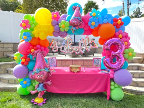 Trolls Birthday Dessert Table, Trolls Birthday Photoshoot Ideas, First Birthday Trolls Theme, Trolls Birthday Party Backdrop, Girls Trolls Birthday Party, Trolls Outdoor Birthday Party, Trollstice Birthday Party, Trolls Birthday Balloon Arch, Trolls Birthday Balloons