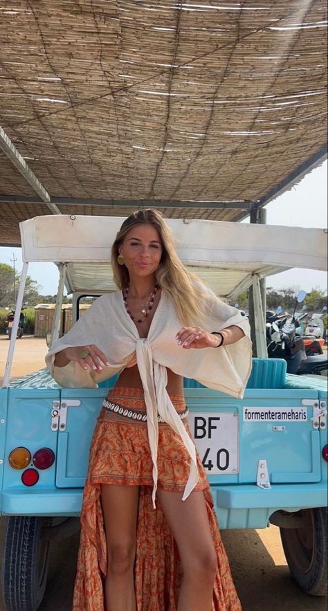 Beachy Boho Outfits, Mode Coachella, Coachella Fits, Look Boho Chic, Silence Is Golden, Ethno Style, Estilo Hippie, Europe Outfits, Blockbuster Movies