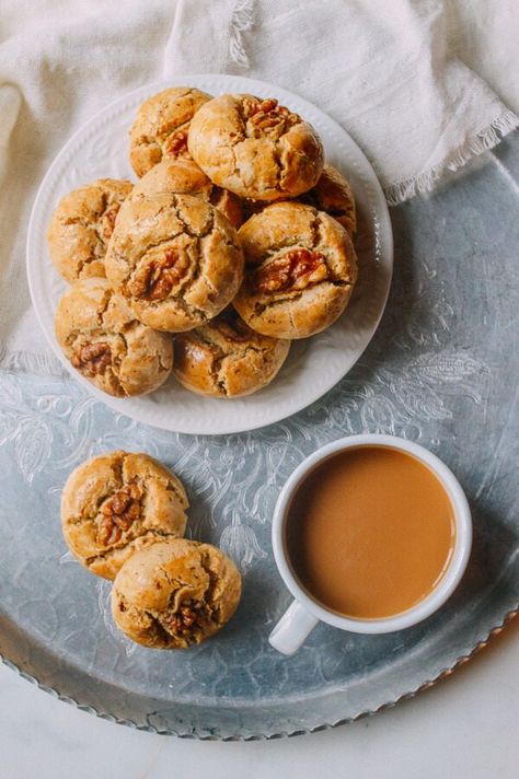 Chinese Walnut Cookies, by thewoksoflife.com Chinese Baking, Singapore Foods, International Cookies, Asian Cookies, Walnut Cookies Recipe, Chinese Pastries, Chinese Cookies, Walnut Cookie Recipes, Cny Cookies