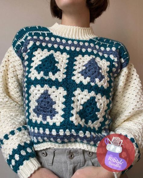 Christmas Granny Square, Fall Crochet Projects, Crochet Jumper Pattern, Modern Crochet Patterns Free, Crochet Granny Stitch, Square Sweater, Sweater Designs, Granny Square Sweater, Unique Sweater