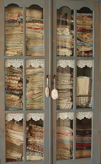 Charlie and Nell dolls - fabric storage inspiration ~ Out of control by cottonblue, via Flickr Pompom Garland, Decoration Shabby, Painted Cottage, My Sewing Room, Sewing Rooms, Letter Balloons, Craft Room Organization, Wrapping Ideas, Felt Ball