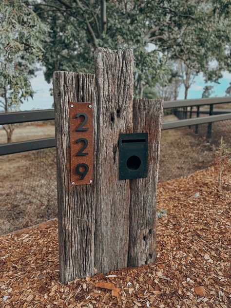 Railway Sleeper Letter Boxes, Wooden Mailbox Post, Sleeper Letterbox Ideas, Railway Sleeper Fence, Rustic Mailbox Ideas, Rustic Letterbox, Salvaged Wood Projects, Rustic Mailboxes, Rustic Signage