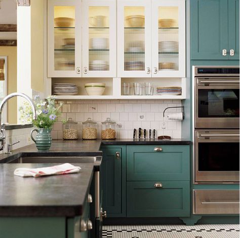 blue green kitchens - classic kitchen with blue-green cabinets - BH&G via Atticmag Kitchen Cabinet Door Ideas, Teal Cabinets, Top Kitchen Trends, Paint Cabinets, Two Tone Kitchen Cabinets, Cabinets Painted, Kabinet Dapur, Two Tone Kitchen, Kitchen Cabinet Colors