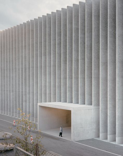 Brick Architecture, Renzo Piano, New Museum, Urban Setting, Building Facade, Arched Windows, Facade Architecture, Facade Design, Museum Of Fine Arts