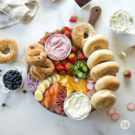 Whether you are hosting a baby shower, book club or weekend brunch with a few friends - see how to make your own delicious bagel board – new on the blog! https://blog.tastefullysimple.com/2022/05/19/how-to-make-your-own-bagel-board/?utm_source=getsocial&utm_medium=social&utm_campaign=pinblog051922 Bagel Board, Types Of Bagels, Beer Bread Mix, Bagel Bar, Tastefully Simple Recipes, Cinnamon Raisin Bagel, Cinnamon Honey Butter, Mini Bagels, Bagel Cream Cheese