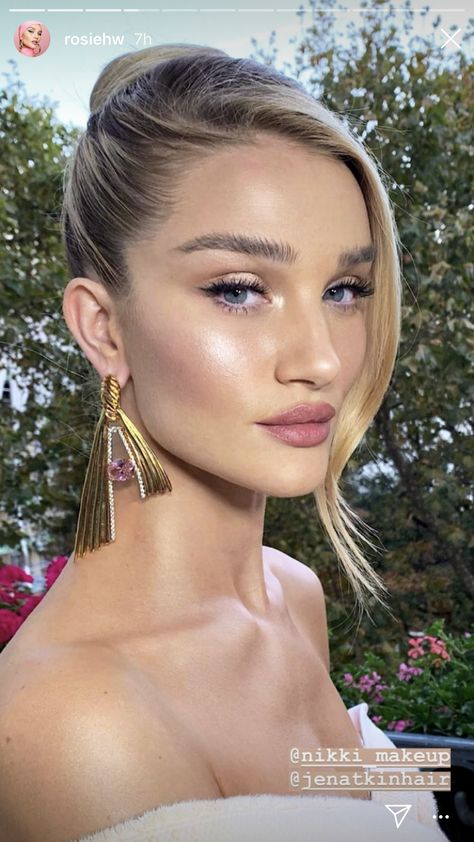 Rosie Huntington Whitely by Nikki Makeup Rosie Huntington Whiteley Makeup, Rosie Huntington Whiteley Hair, Bridal Makeup Natural, Formal Makeup, Smink Inspiration, Rosie Huntington, Braut Make-up, Huntington Whiteley, Rosie Huntington Whiteley