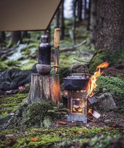 Camping Cooking Gear, Joy Aesthetic, Camping In The Rain, Camping Inspiration, Camping Photography, Camping Aesthetic, Bushcraft Camping, Adventure Aesthetic, Open Fire