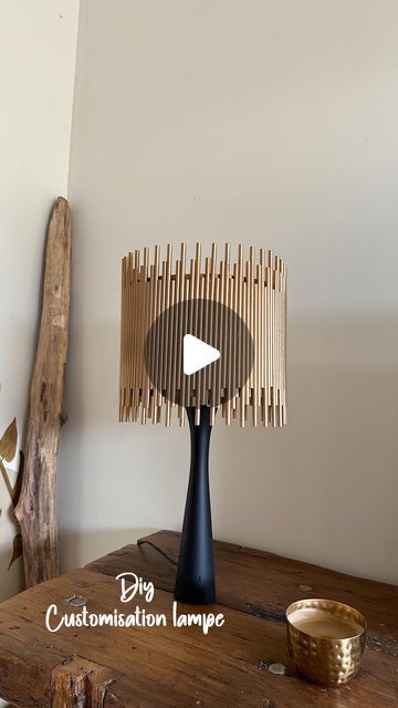 Diy Lamp Shade Makeover, Diy Lustre, Diy Luminaire, Lampshade Makeover, Diy Lampe, Diy Lamp Shade, Crafts For Home Decor, Instagram Diy, Diy Crafts For Home Decor