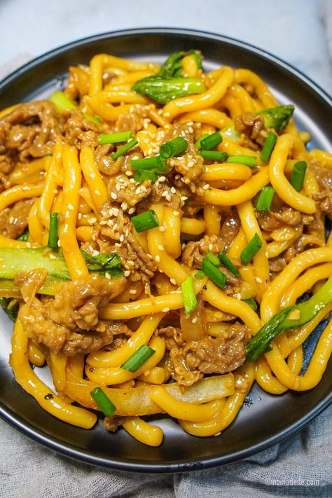 Bulgogi Udon Noodles - Nomadette Bulgogi Beef Noodles, Bulgogi Udon, Udon Noodles Recipe, Appetizing Food, Coco Puffs, Udon Recipe, Udon Noodle, Blackstone Grill, Asian Noodle Recipes