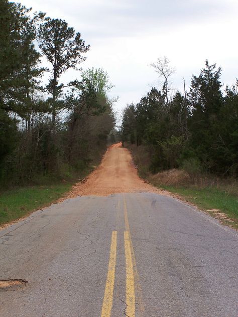 Road transition from pavement to red dirt | Flickr - Photo Sharing! Dirt Road Anthem, Red Dirt Country, Road Painting, Old School House, Red Dirt, Beautiful Images Nature, Back Road, Dirt Road, Scenic Routes