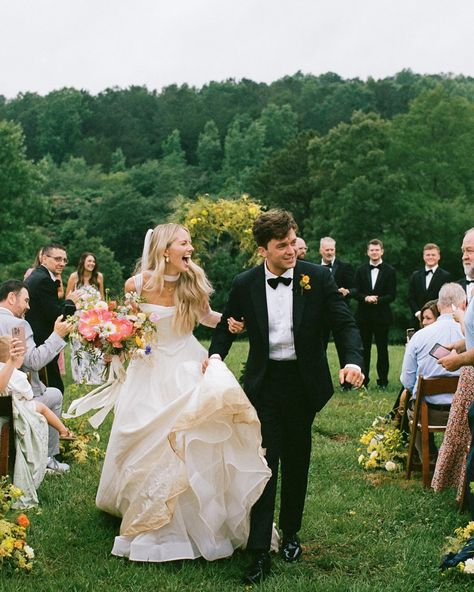 A picturesque summer wedding filled with love, laughter, and vibrant blooms 💛 Photo: @stefaniekeeler Floral design: @hayesfloral Dress: @shop_cinq Wedding Ideas 2024, Future Wedding Plans, Thank You Jesus, Wedding Goals, Wedding Mood Board, Wedding Mood, Wedding Photo Inspiration, Dreamy Wedding, Wedding Shots