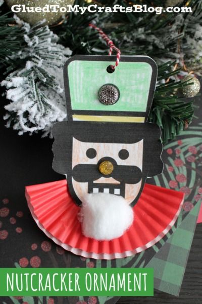 Get ready to be a bit crafty with the kids this holiday season! We've got a super easy paper and cupcake liner Nutcracker ornament craft idea that your Simple Nutcracker, Cupcake Paper Crafts, Preschool Christmas Gifts, Paper Cupcake Liners, Nutcracker Christmas Party, Nutcracker Crafts, Ornaments Diy Kids, Christmas Handprint Crafts, December Crafts