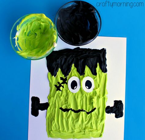 puffy paint Frankenstein craft Frankenstein Craft, Shaving Cream Art, Halloween Crafts For Kids To Make, Halloween Art Projects, Crafty Morning, Bricolage Halloween, Clever Halloween, October Crafts, Halloween Preschool