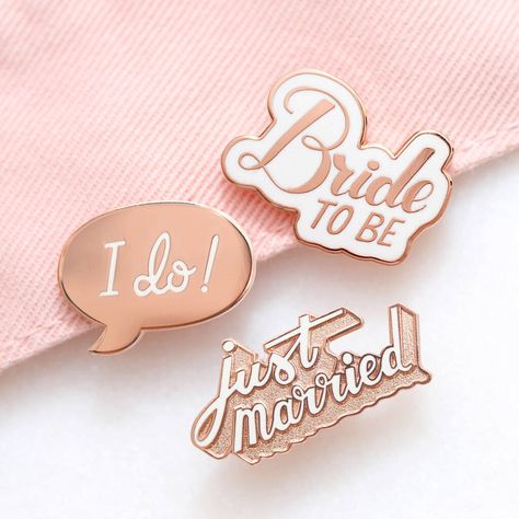 Hen Party Badges, Wedding Badges, Wedding Day Photos, Bachelorette Party Bride, Blushing Bride, Wedding Pins, Enamel Pin Badge, Hard Enamel Pin, Bride To Be