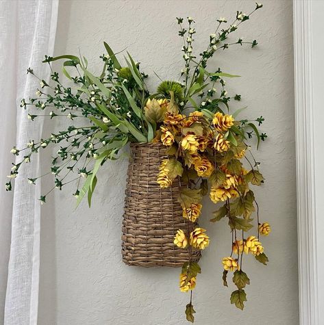 Wall Baskets can be hung anywhere & can be decorated to display anything from flowers & succulents to hand towels & wooden spoons! 🌻 Only at 👉🏼www.decorbyamanda.com 🍃 Everything is in-stock & ready to ship! 🍃 Support Small Business 🍃 If you love this post please like, share & save it so others can enjoy it too! #retailtherapy #happy #photooftheday #love #retail #onlineshop #Ecommerce #boutique #lifestyle #picoftheday #homedecoration #flowers #homesweethome #refreshyourhome #homedesign... Laundry Room Wall Baskets, Longenberger Baskets Decorating With, Wall Flower Arrangements, Wall Basket Decor Ideas, French Country Baskets, Basket On Wall, Door Baskets, Hanging Wicker Baskets, Front Door Baskets