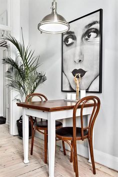 Small Dining Room Furniture, Small Apartment Dining Room, Small Dining Room Decor, Tiny Dining Rooms, Dining Room Layout, Small Dining Room Table, Apartment Dining Room, Apartment Dining, Small Dining Table