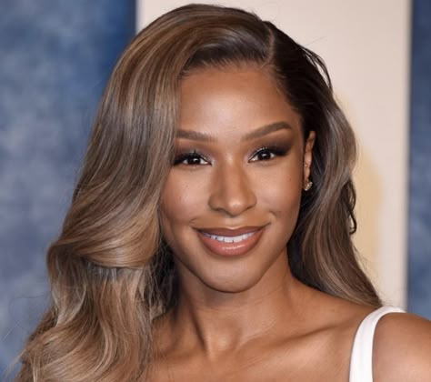 Brunette Balayage Hair Black Women, Savannah James Blonde Hair, Ash Blonde Hair Dark Skin, Savannah James Hair, Hair Matching Skin Tone, Ash Blonde Black Women, Blonde Highlights Black Women, Ash Blonde Hair Black Women, Types Of Blonde