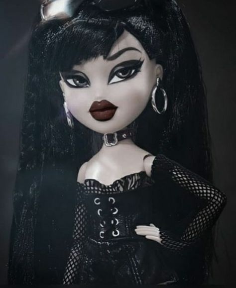 Gothic Bratz Aesthetic, Goth Bratz Doll Aesthetic, Bratz Goth Aesthetic, Goth Bratz Aesthetic, Jade Bratz Aesthetic Outfits, Goth Bratz Doll, Background Witchy, Emo Bratz, Goth Bratz