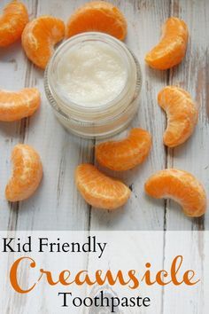 Kid Friendly Creamsicle Toothpaste - This tooth paste is so easy to make, pretty inexpensive, and my kids LOVE the flavor! Best Natural Toothpaste, Homemade Toothpaste Recipe, Diy Toothpaste, Toothpaste Recipe, Homemade Mouthwash, Homemade Toothpaste, Kids Toothpaste, Kids Homemade, Pasta Dental