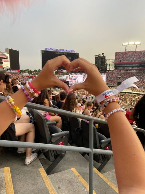 Heart Taylor Swift, Summer Aesthetic Taylor Swift, Concert Aesthetic Taylor Swift, Eras Tour Friendship Bracelets Aesthetic, Taylor Swift Flag, Taylor Swift Concert Friendship Bracelets, Taylor Swift Summer, Taylor Swift Concert Picture Ideas, Taylor Swift Tour Aesthetic